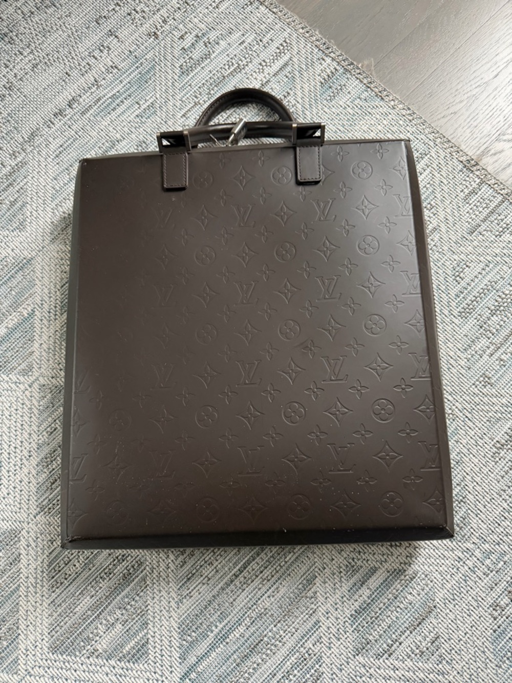 Louis Vuitton Monogram Glace Elvin Coated Calf Bag - Picture 3 of 14